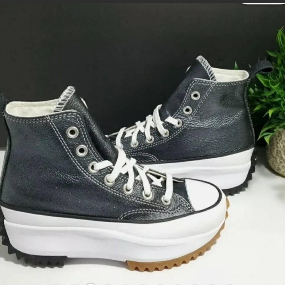 Worn 1xConverse Run Star Hike Leather Hi "Metallic Classics Black" Platform Wom…